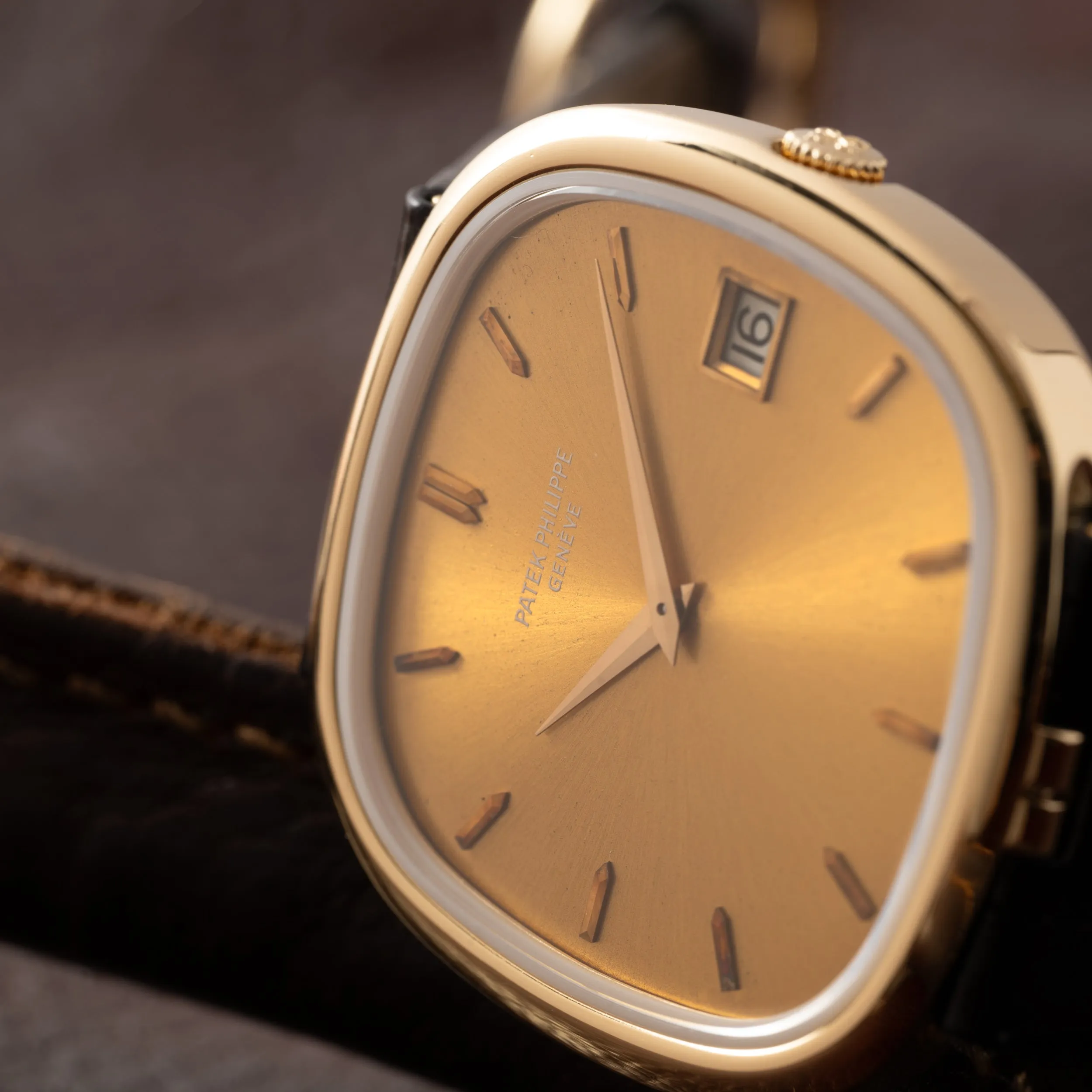 Patek Philippe Golden Ellipse 'TV Case'